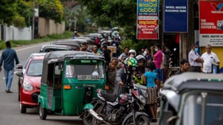 Sri Lanka to Close Government Offices Every Wednesday to Save Fuel